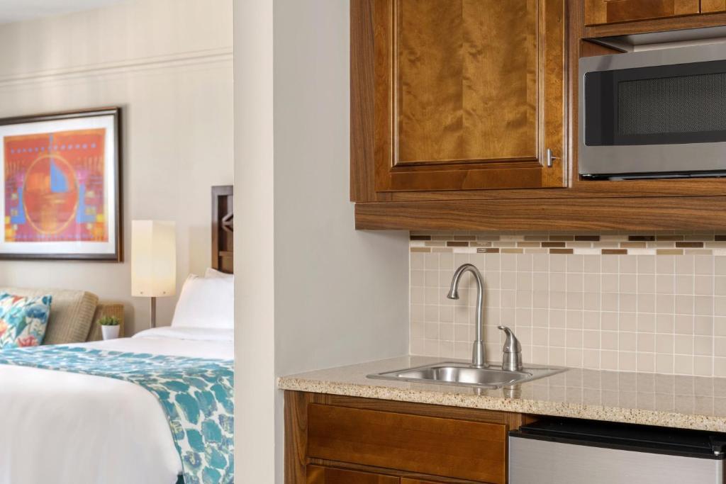 Marriott's Aruba Surf Club - 海の景色を望むクイーンルーム