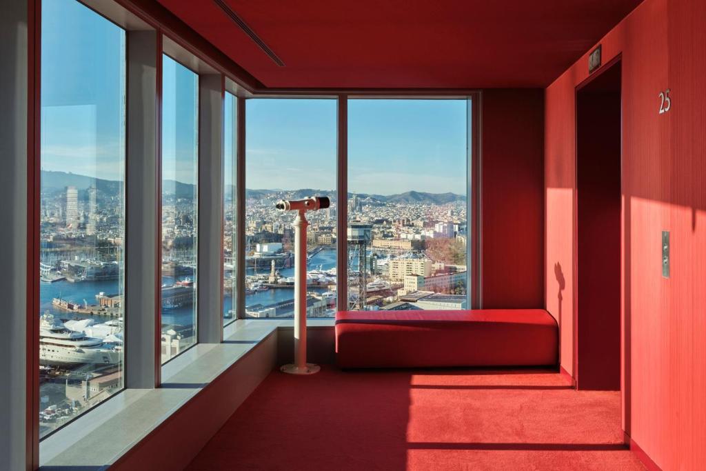 W Barcelona - Resim 10