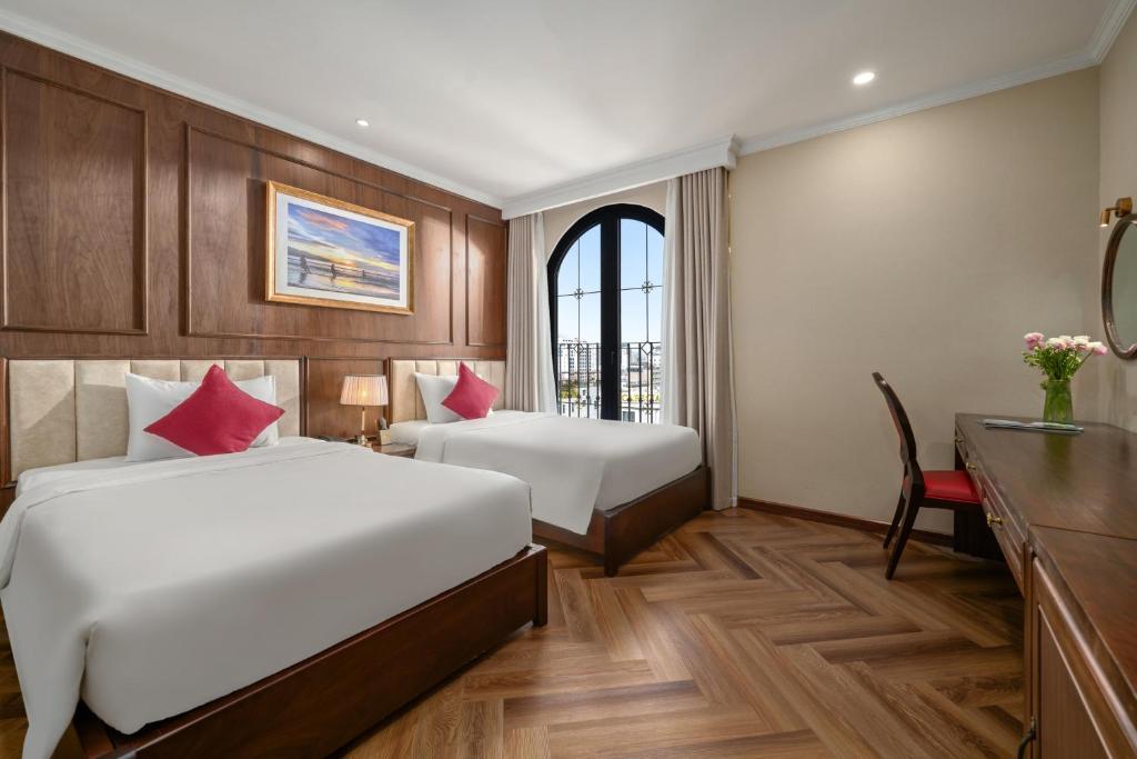 Special Offer - Superior Twin Balcony City View