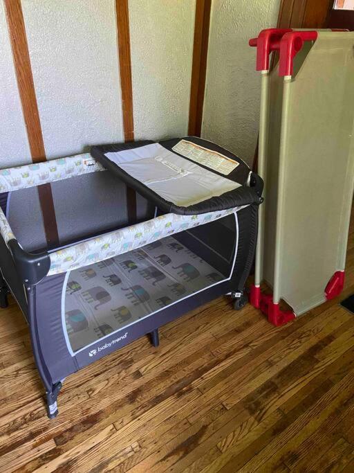 Postel nebo postele na pokoji v ubytování Park Place Suites