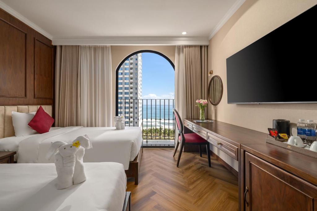 Suite Luxury Có Bồn Tắm, Ban Công Và Tầm Nhìn Ra Biển (Bao Gồm Trà Chiều)