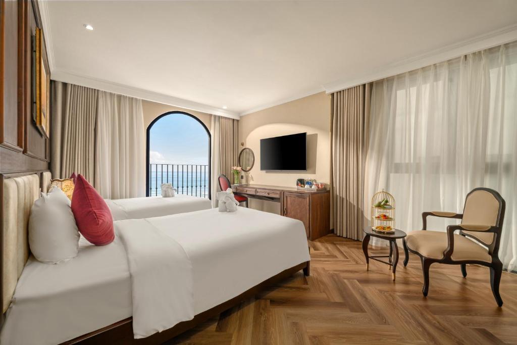 Suite Luxury Có Bồn Tắm, Ban Công Và Tầm Nhìn Ra Biển (Bao Gồm Trà Chiều)