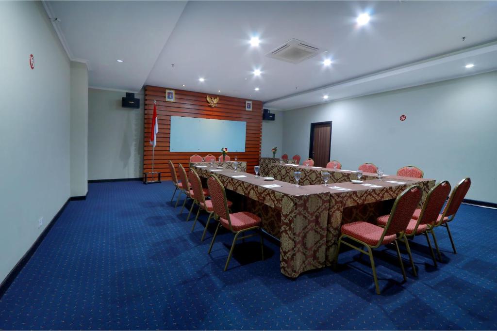 Konferenční prostory v ubytování Hotel Dafam Pekalongan