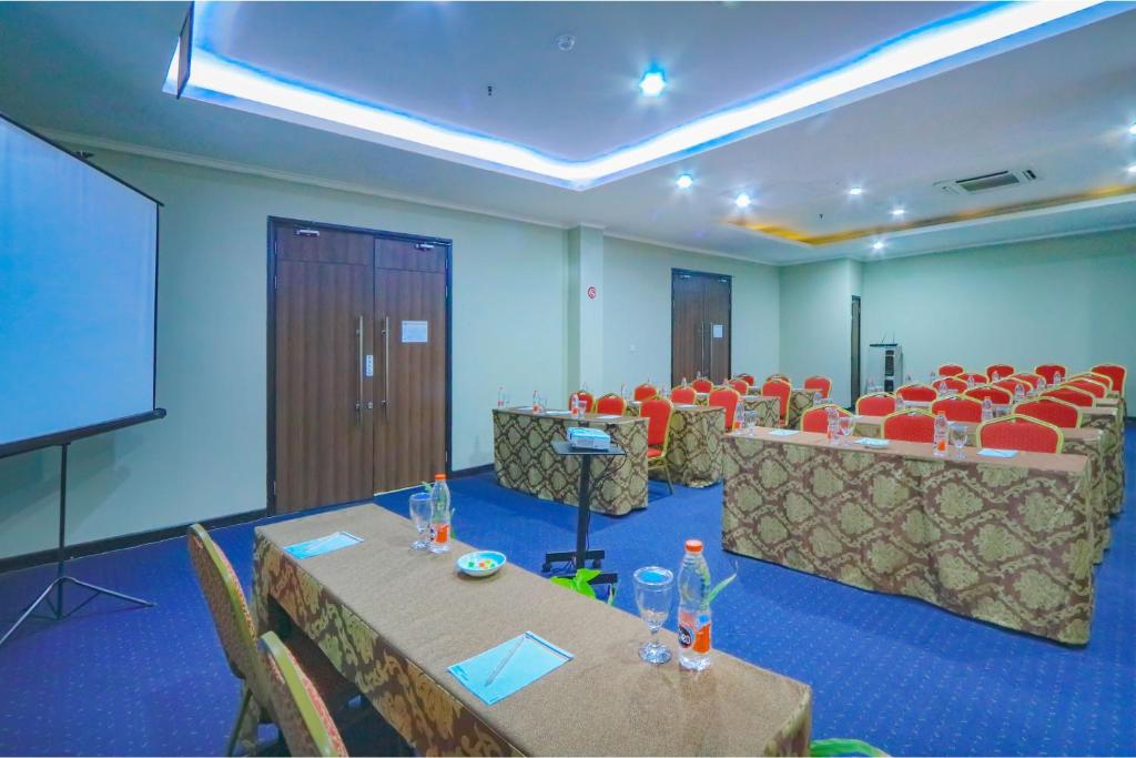 Konferenční prostory v ubytování Hotel Dafam Pekalongan