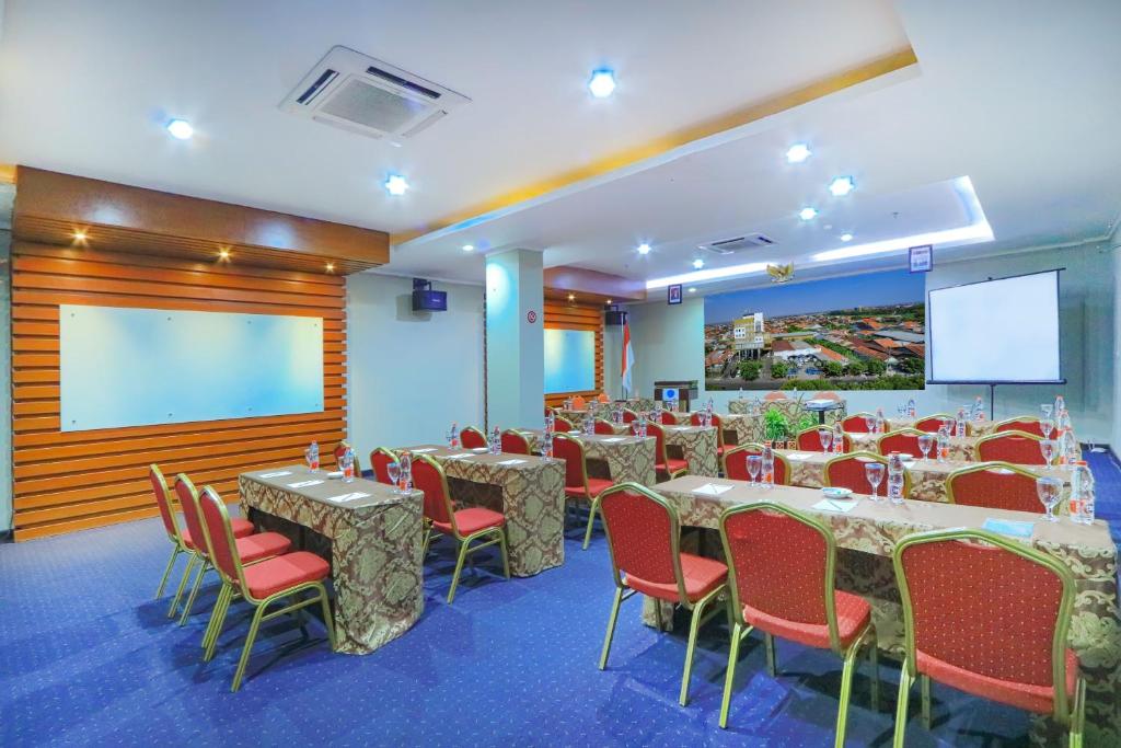 Konferenční prostory v ubytování Hotel Dafam Pekalongan