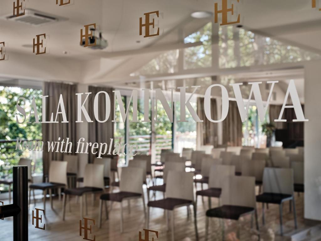 Posezení v ubytování Hotel Edison Poznań Lotnisko Ławica