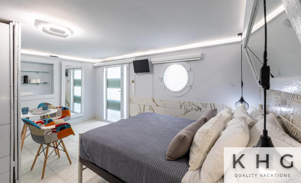 Posteľ alebo postele v izbe v ubytovaní Little Studio in Argostoli (semi ground floor level)
