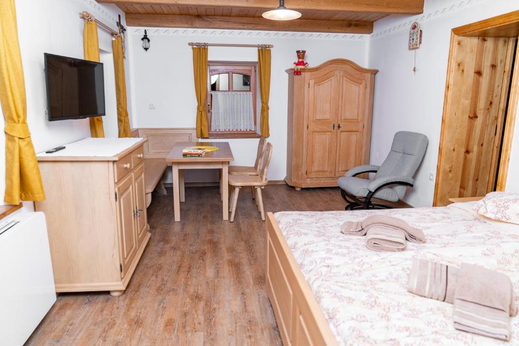 TV a/nebo společenská místnost v ubytování Guesthouse Močivnik