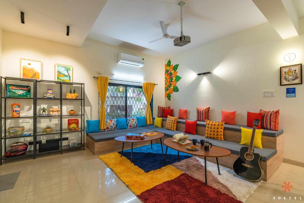 Posezení v ubytování Zostel Pune (Viman Nagar)
