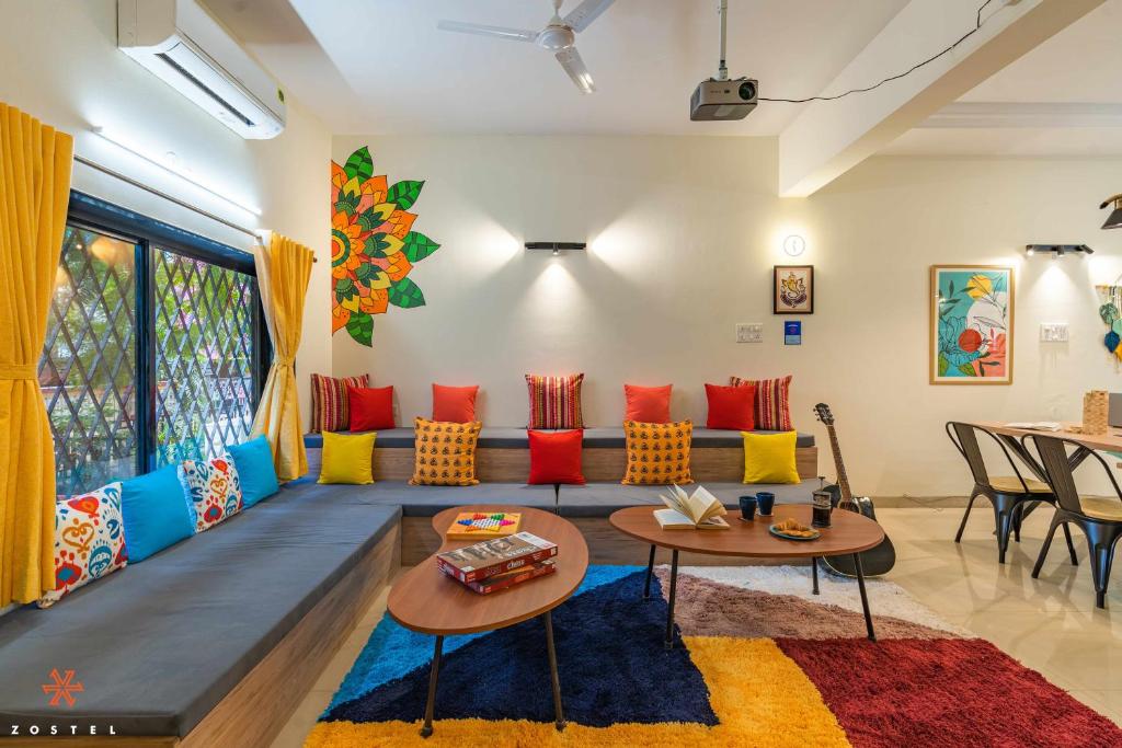 Posezení v ubytování Zostel Pune (Viman Nagar)