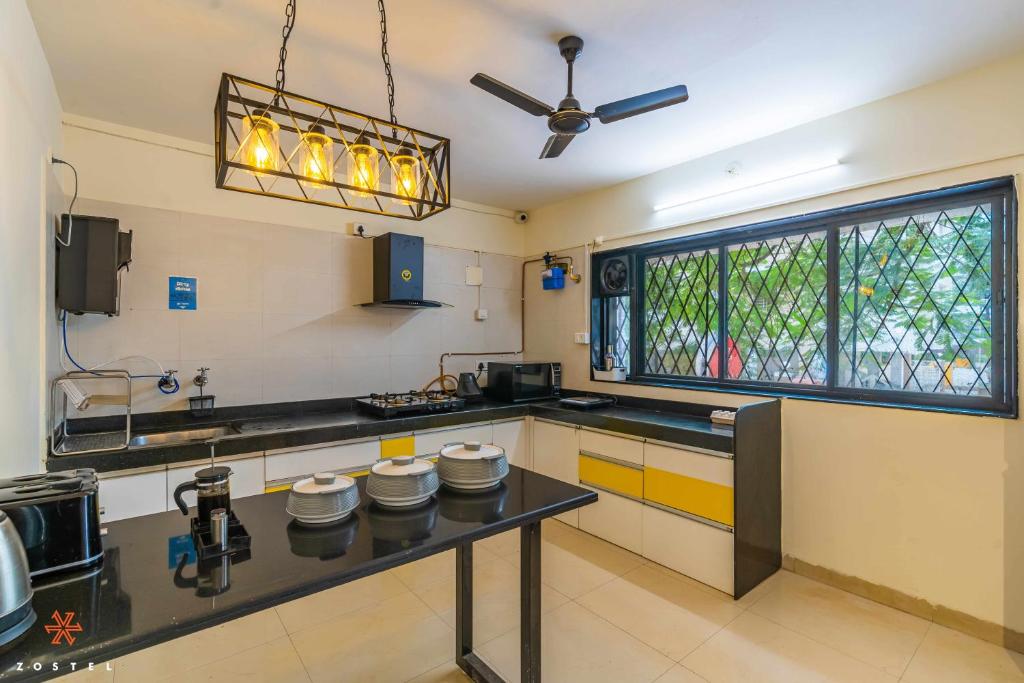 Kuchyň nebo kuchyňský kout v ubytování Zostel Pune (Viman Nagar)