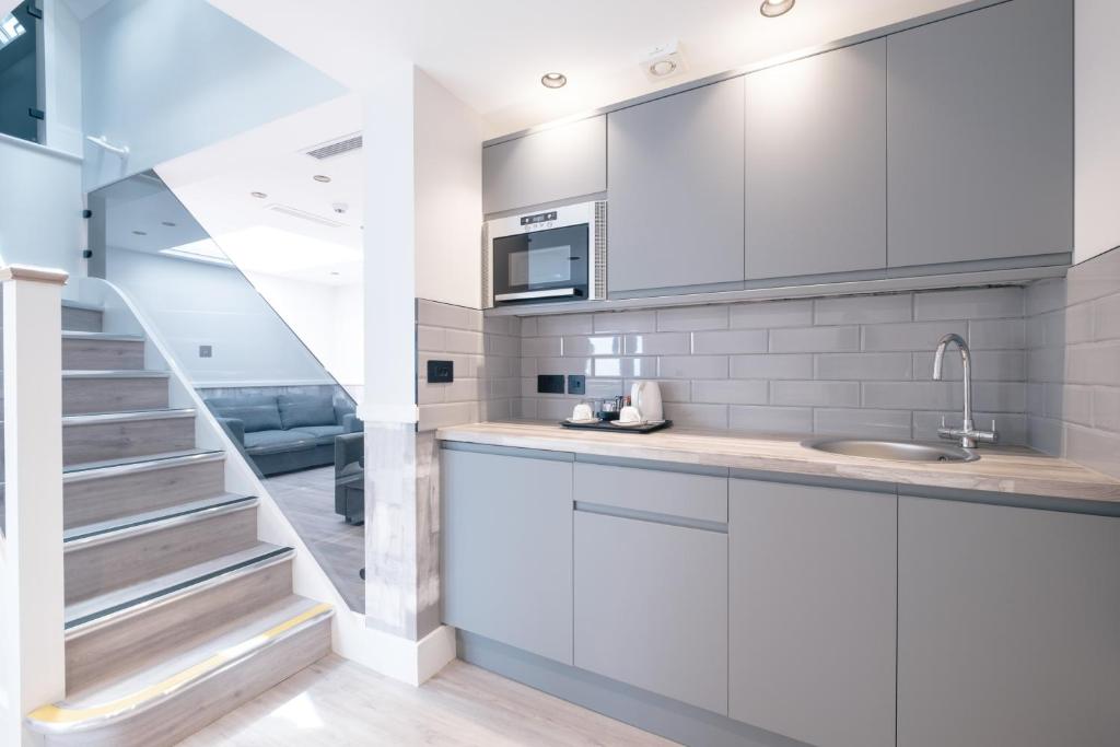 The Pillar Hotel - Resim 45