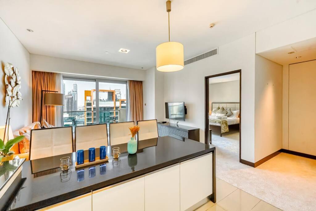 Fotografie z fotogalerie ubytování Astonishing 1 Bed in The Address Dubai Marina Mall v Dubaji