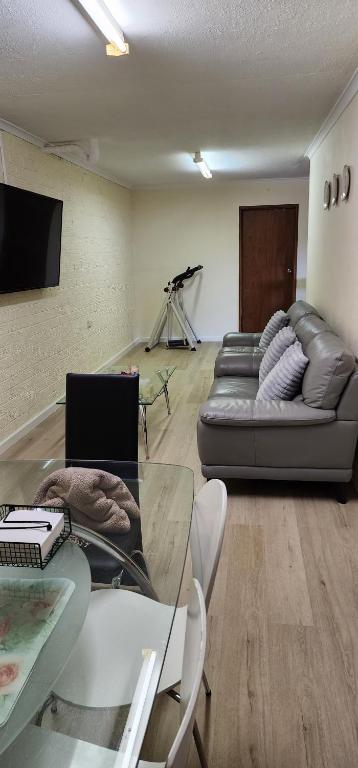 TV a/nebo společenská místnost v ubytování Cooma Guest House