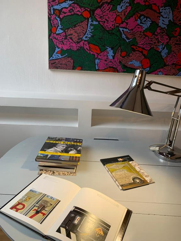 galerie jacqueline storme - Family Room