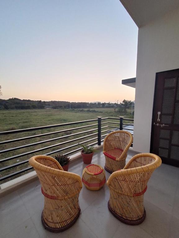 Keen Leopard Homestay - Habitación Doble Con Balcón