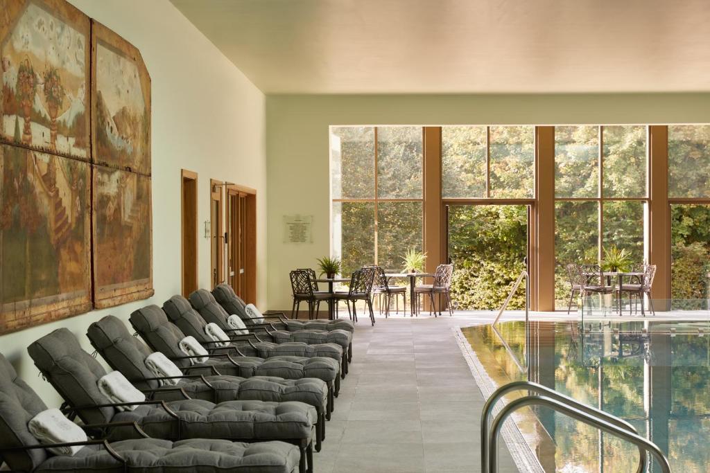 Bazén v ubytování The Lodge at Ashford Castle nebo v jeho okolí