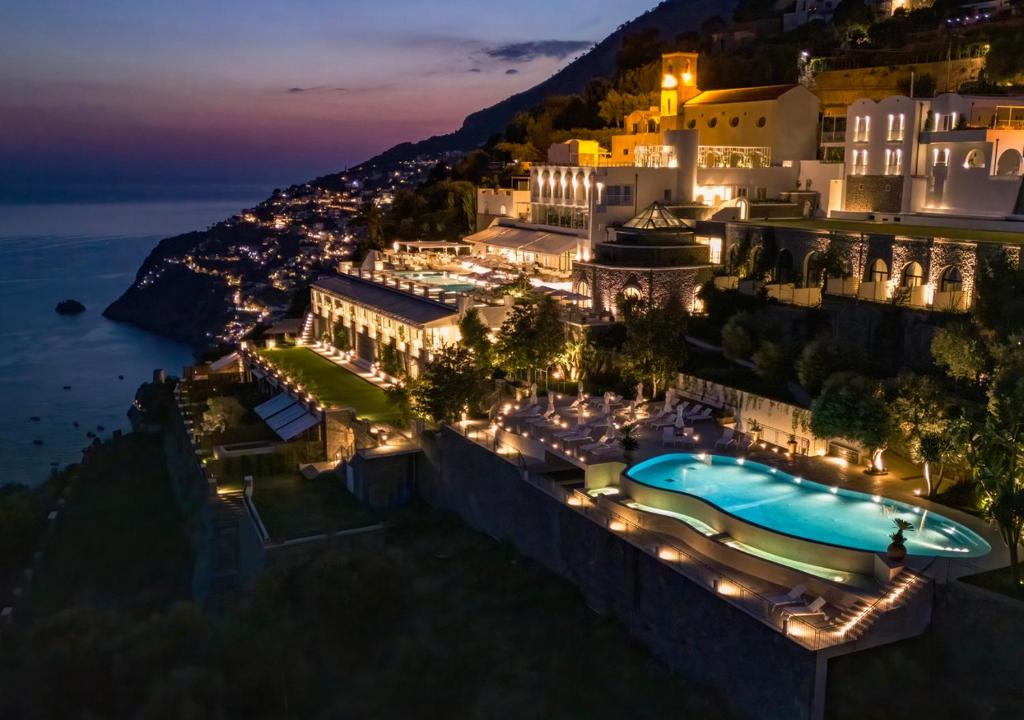 Furore Grand Hotel - Housity