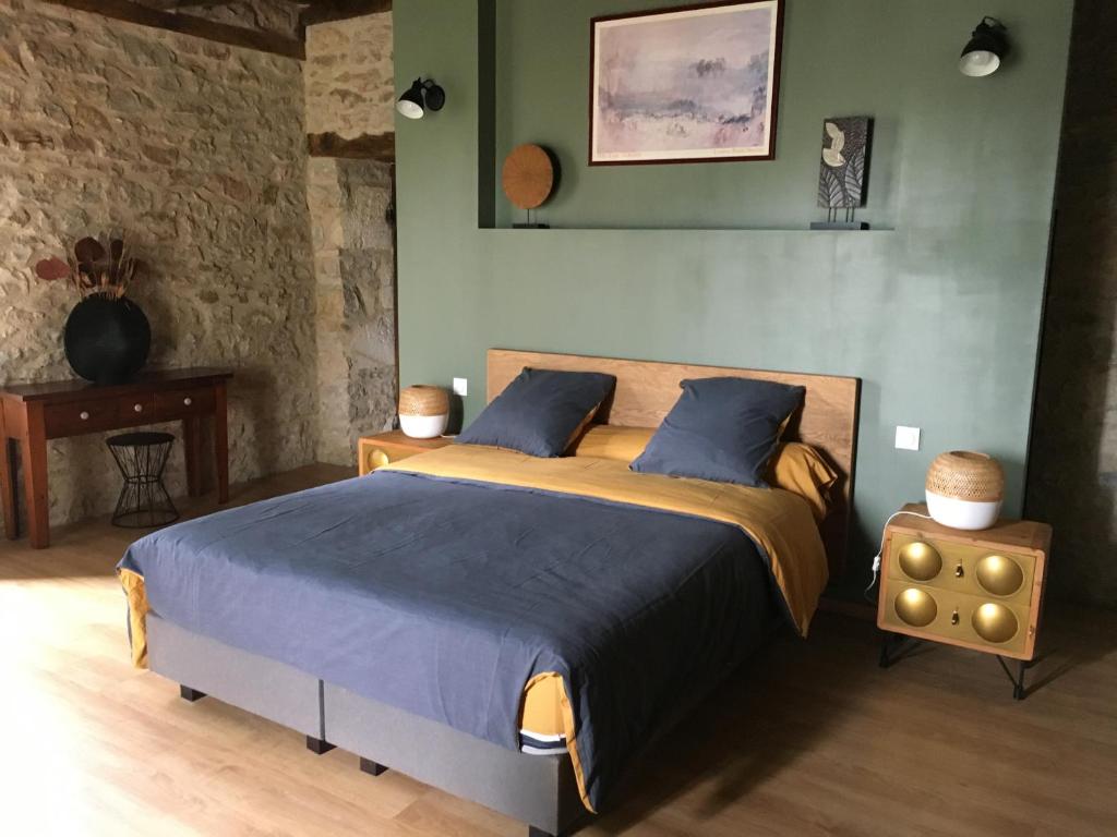 Chambres et table d'hôtes Le cèdre Aveyron - Habitación Doble Con Vistas A La Piscina