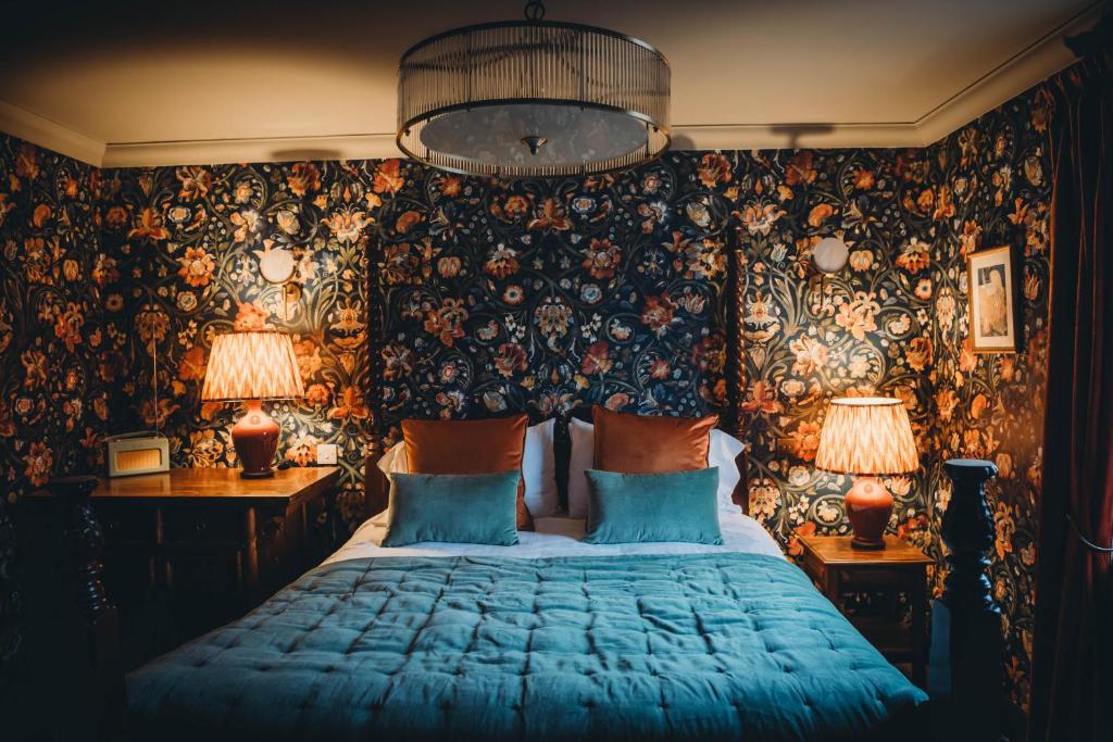Postel nebo postele na pokoji v ubytování Roslyn House