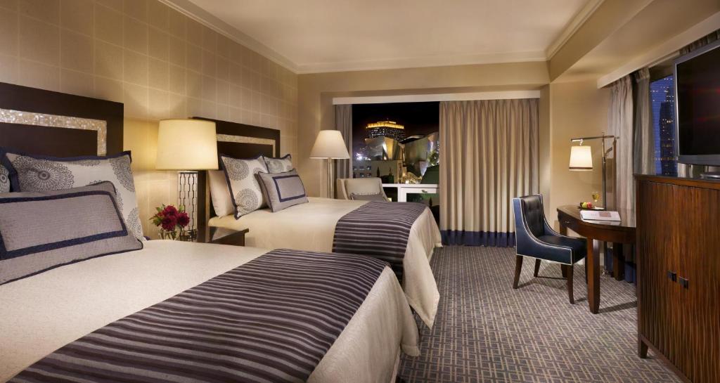 Omni Los Angeles Hotel - Deluxe Double Room With Two Double Beds