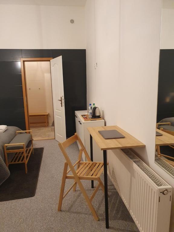 WE STAY APARTMENTS - Large Double Room
