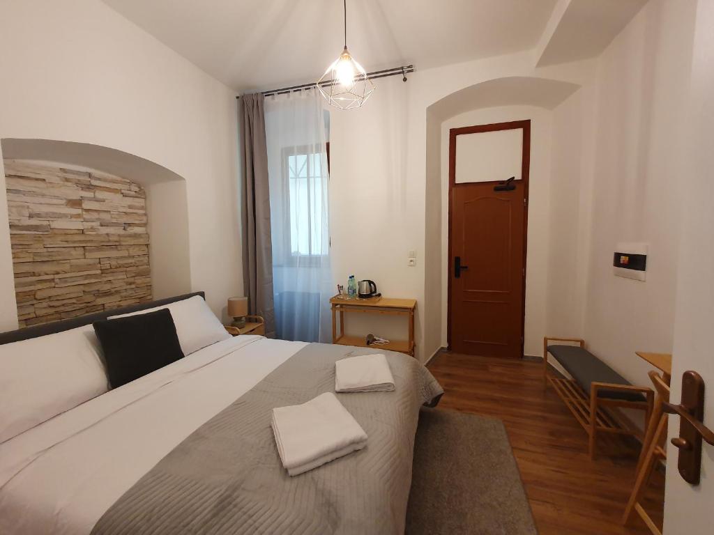 WE STAY APARTMENTS - Deluxe Double Room