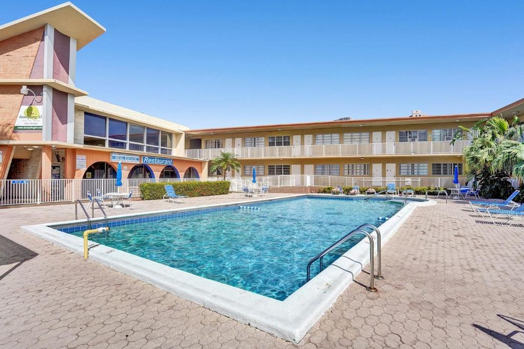 Seaside Studio Retreat Pool Parking, Hallandale Beach Updated 2023