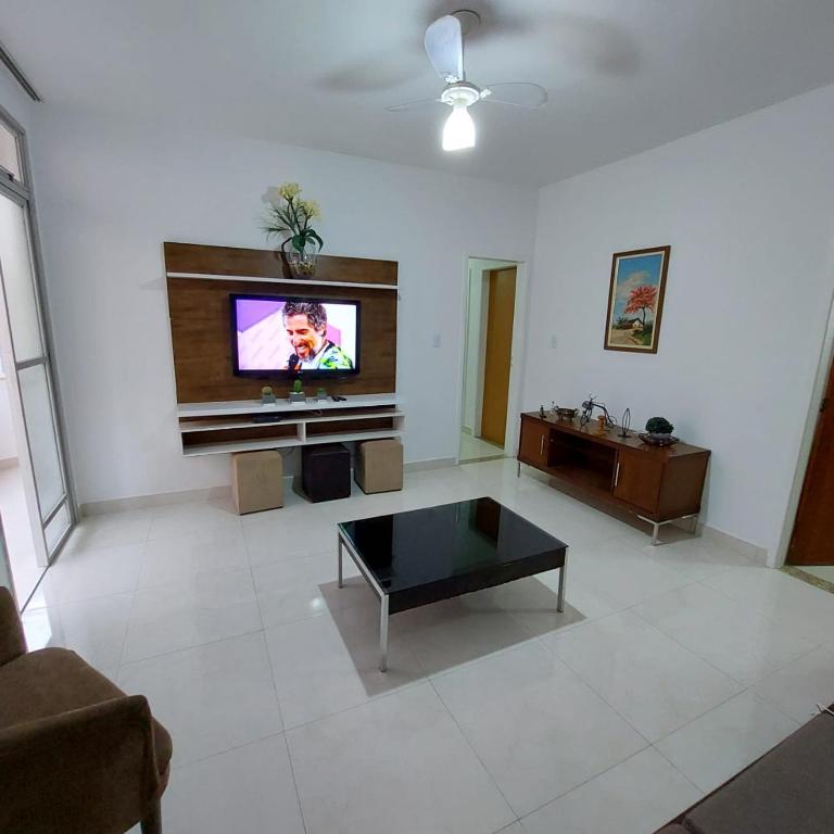 Télévision ou salle de divertissement dans l'établissement Praia do Morro Guarapari
