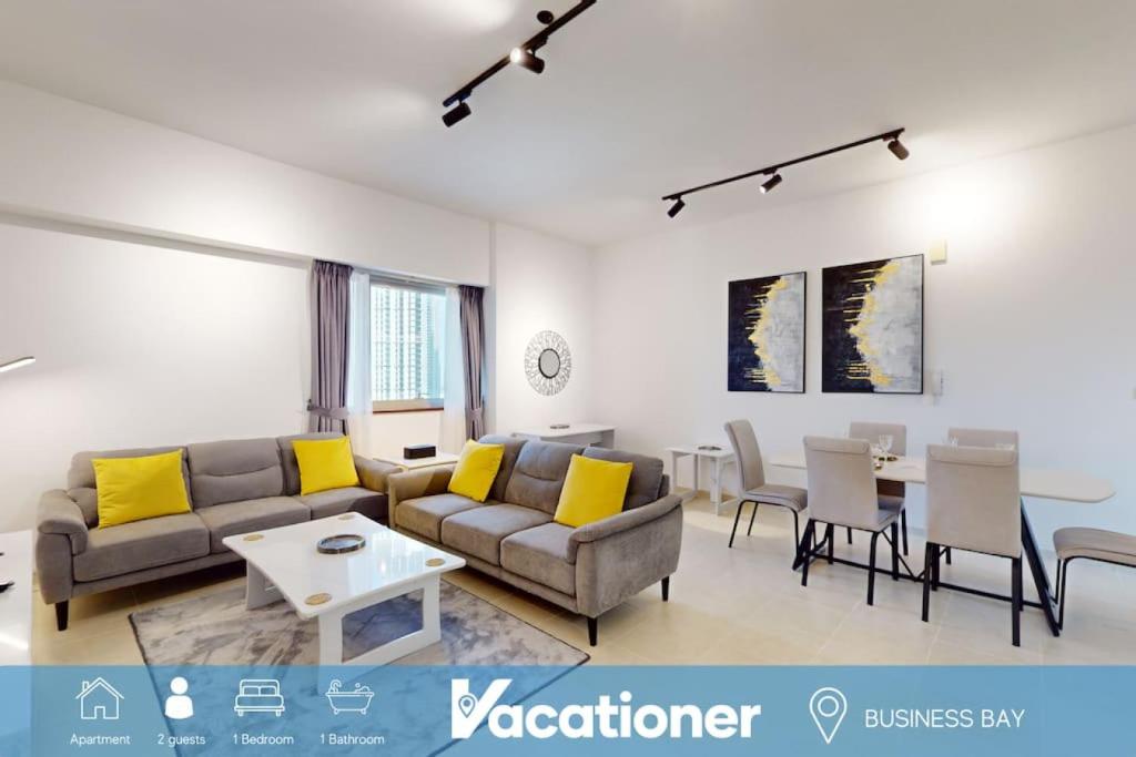 Posezení v ubytování East Heights Tower B - Modern One Bedroom in Business Bay