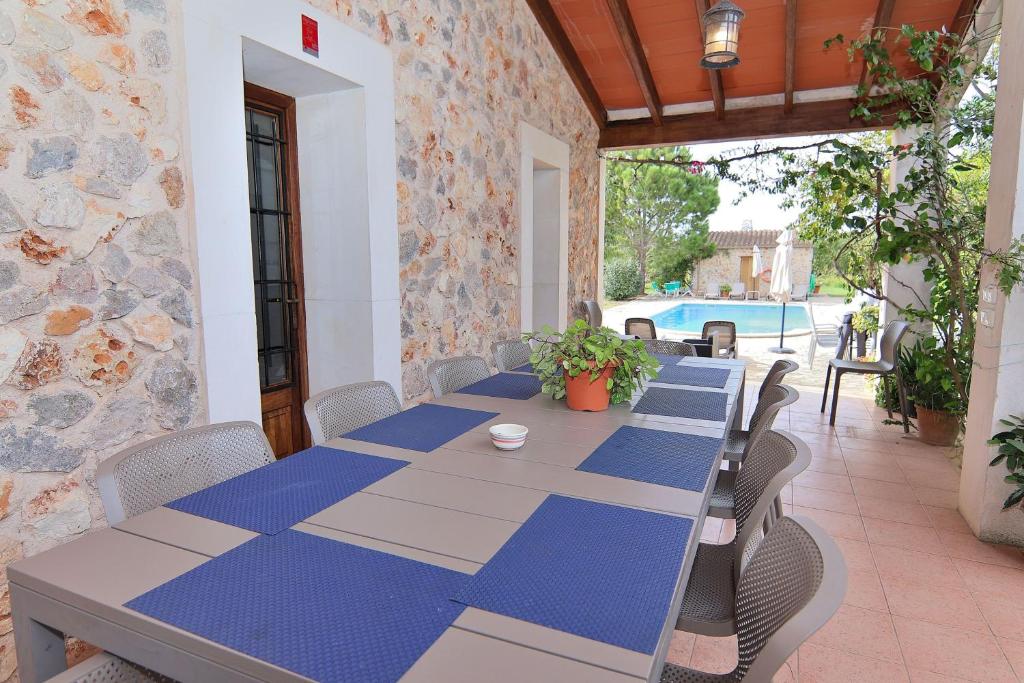 Bazén v ubytování 126 Finca Son Tresco ETV4382 by Mallorca Charme nebo v jeho okolí