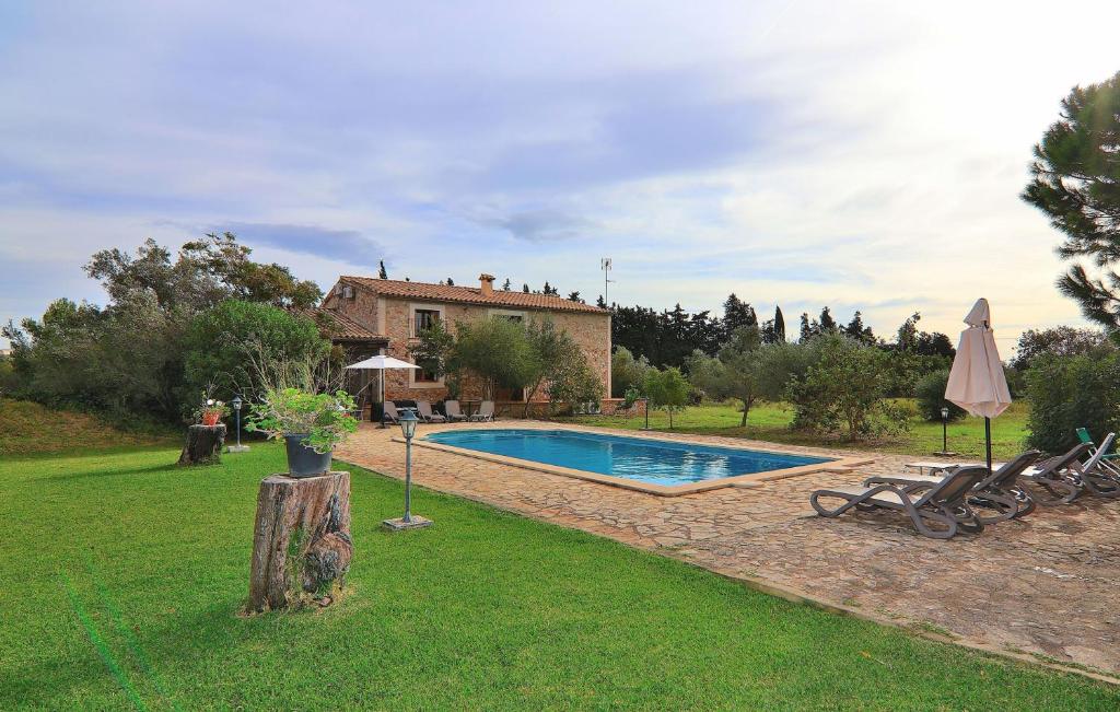 Bazén v ubytování 126 Finca Son Tresco ETV4382 by Mallorca Charme nebo v jeho okolí