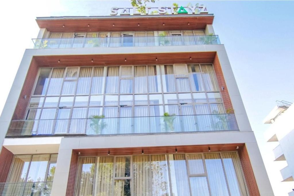 Saltstayz Executive Serviced Apartment Unitech Cyber Park & Near Huda