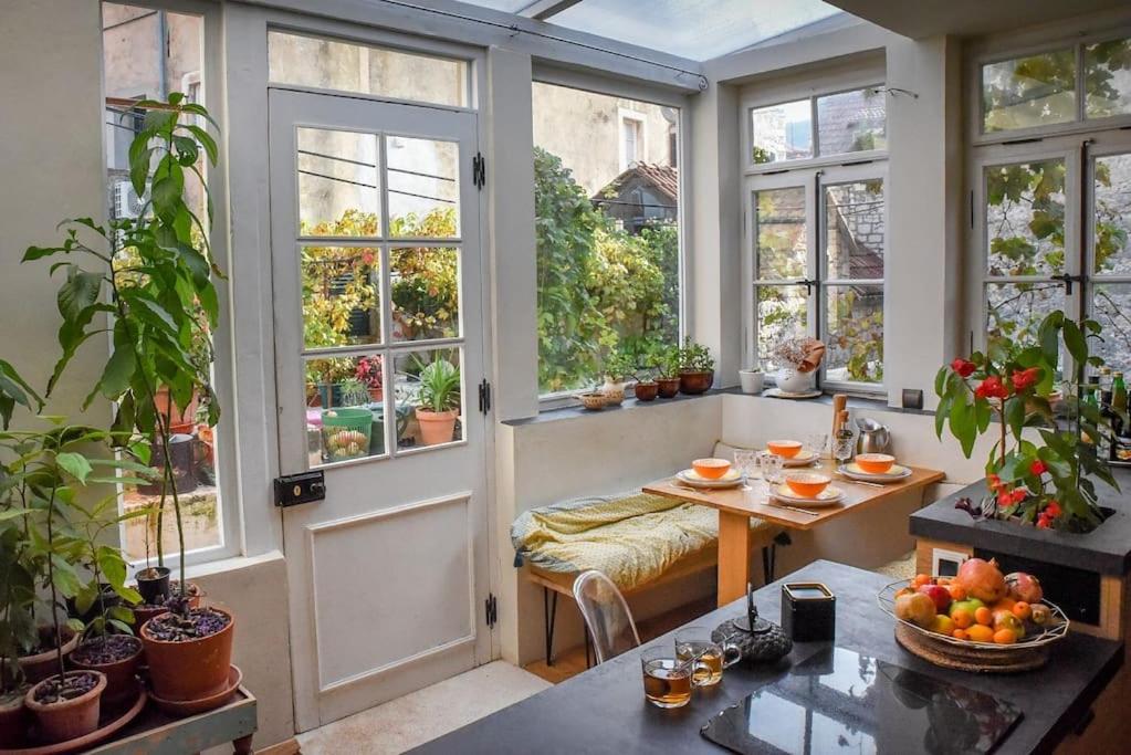 Jídlo v vily nebo okolí