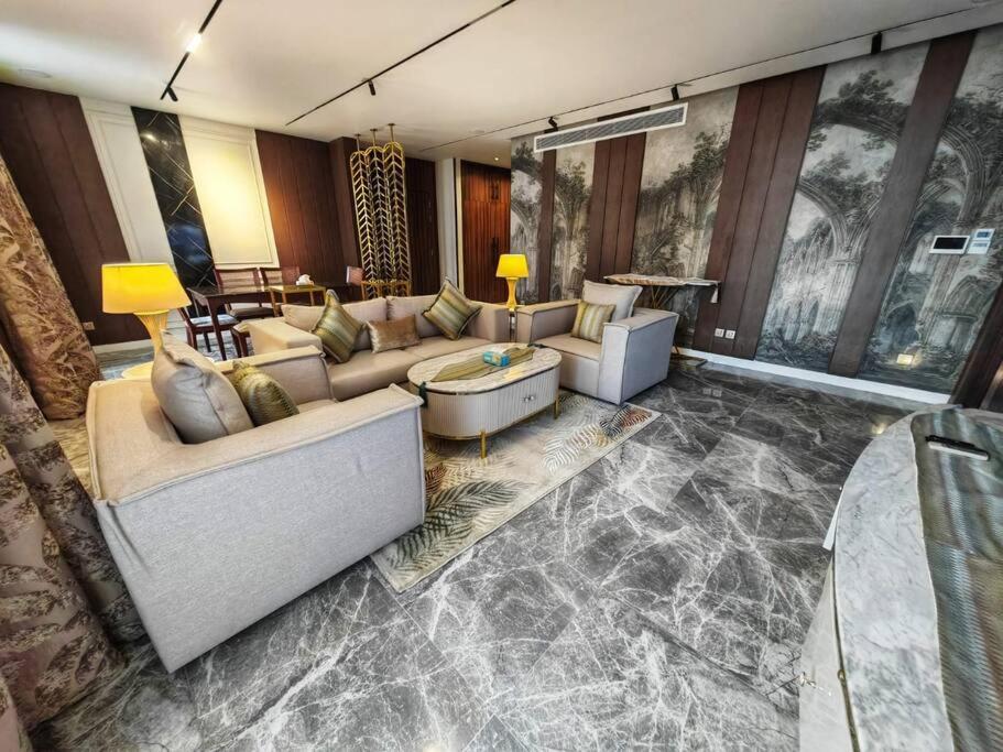 Posezení v ubytování Super Luxury Apartment - Gated Community