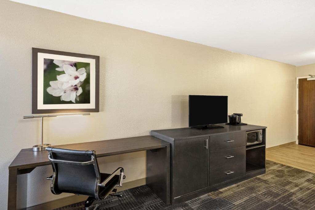 La Quinta by Wyndham Columbus MS - Deluxe King Room - No Fumadores