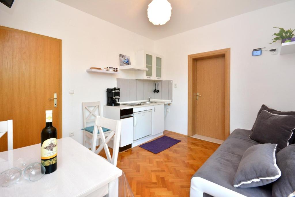 Kuchyňa alebo kuchynka v ubytovaní Apartment Joe Light