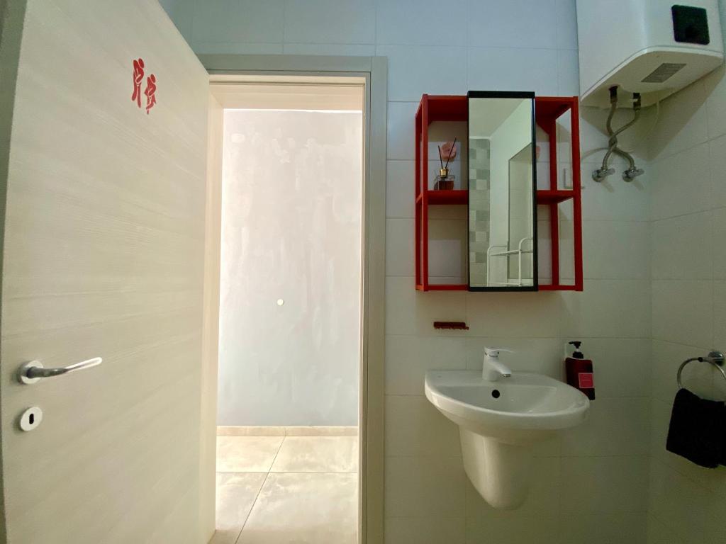 Central Private En-Suite with Balcony in shared residence - 14