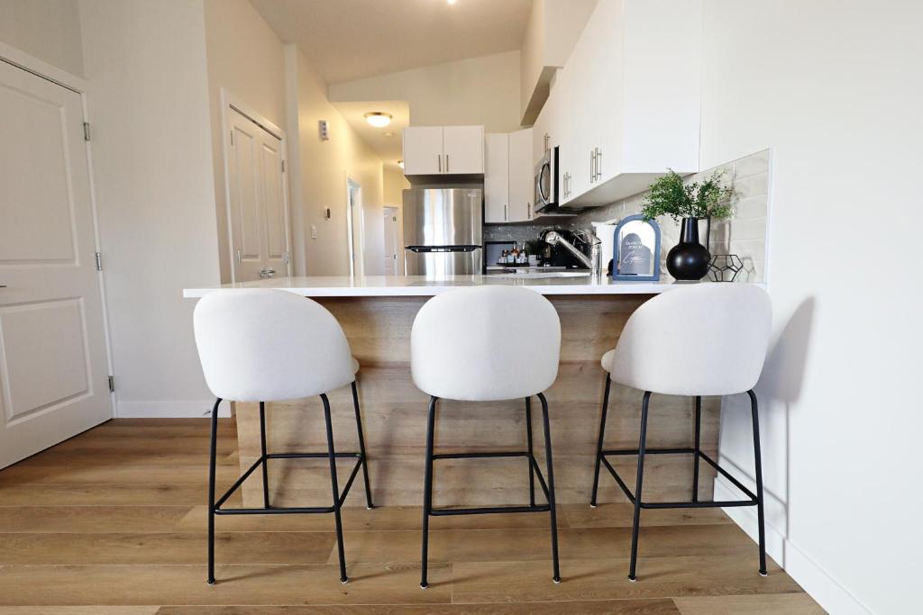 Kuchyň nebo kuchyňský kout v ubytování Central 5 Bedroom, AC, Rogers, Commonwealth, EXPO