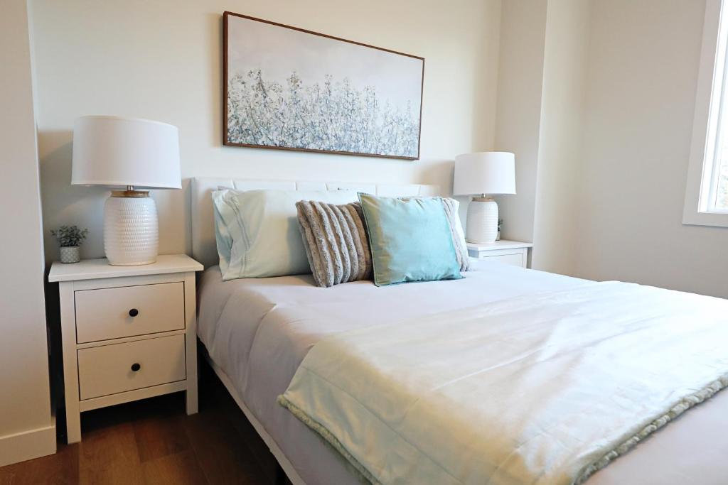 Postel nebo postele na pokoji v ubytování Central 5 Bedroom, AC, Rogers, Commonwealth, EXPO