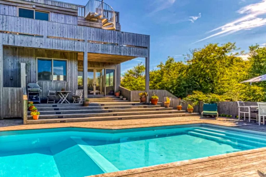Vacation Home Glamorous Pines Home, Fire Island Pines, NY