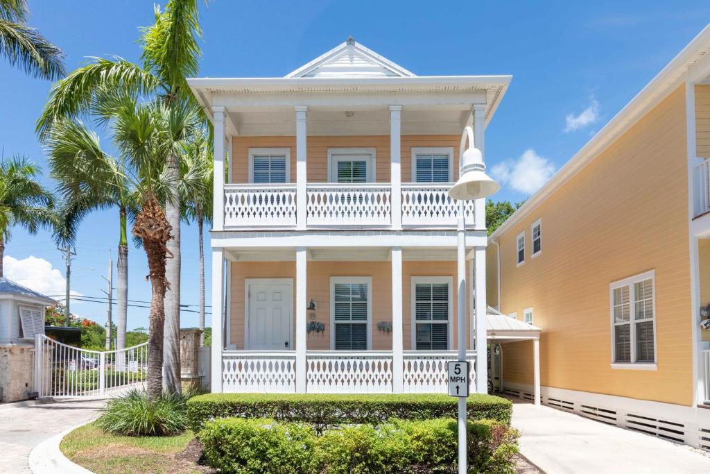 Bygningen som villaen ligger i