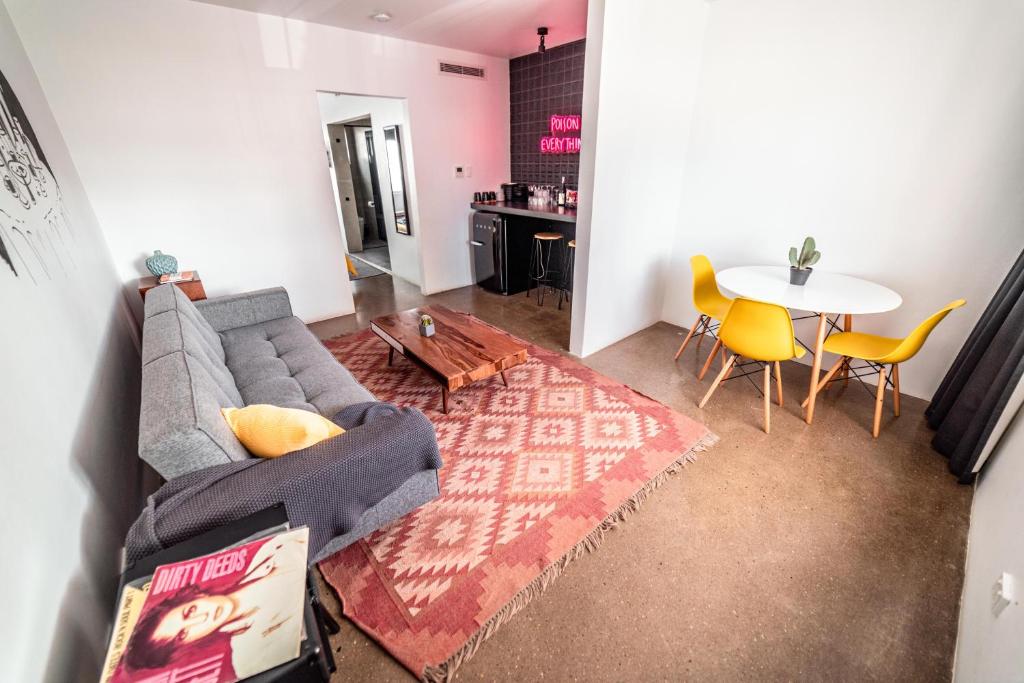 The Pink Hotel Coolangatta - 
