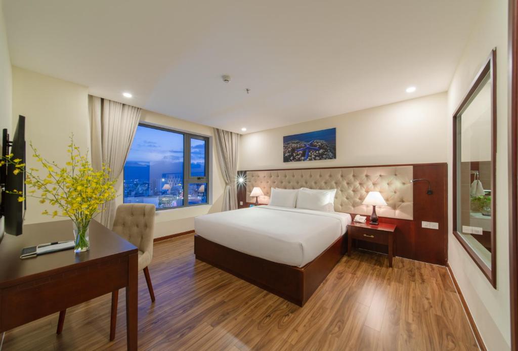 Florida Suite Partial Sea View