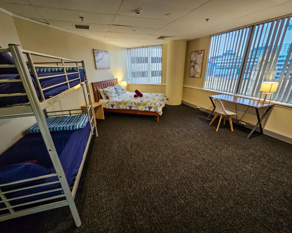 Postel nebo postele na pokoji v ubytování Choice Backpackers
