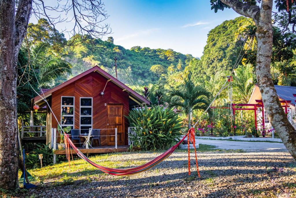 Timba Garden FREE TOWN AND JETTY TRANSPORT的儿童游玩区