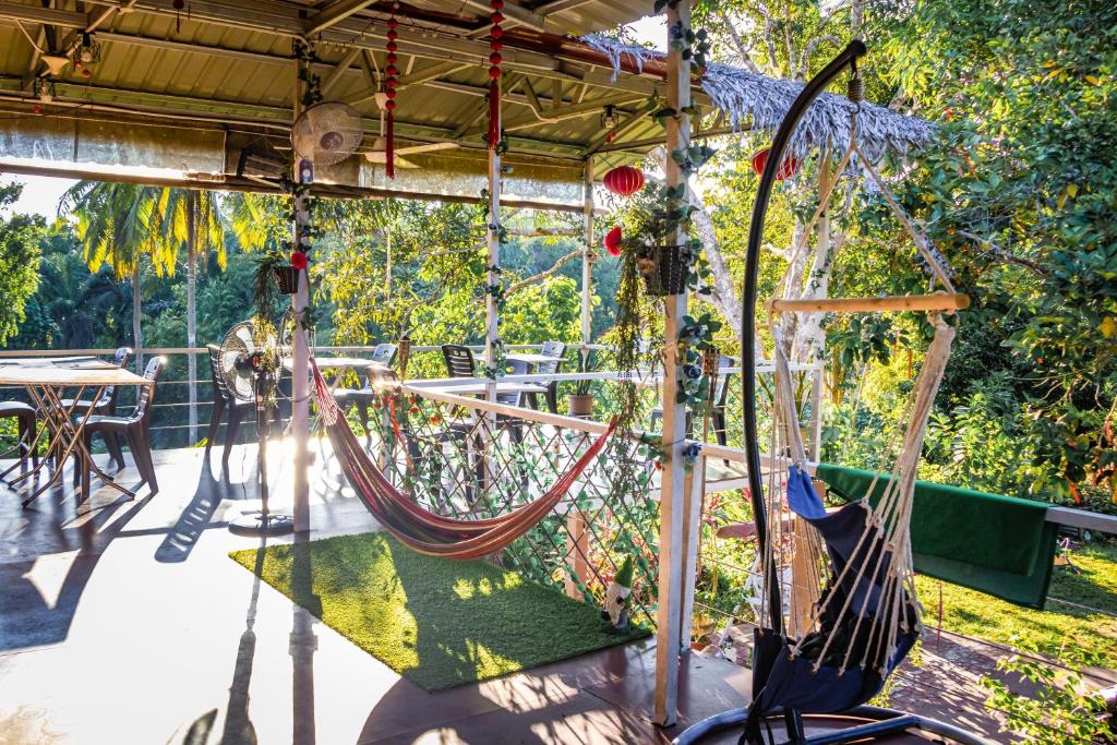 Timba Garden FREE TOWN AND JETTY TRANSPORT外面的花园