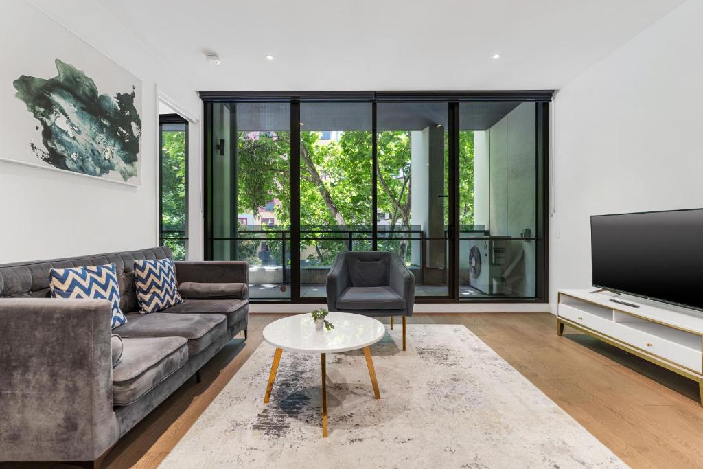 The Eminence Apartments by CLLIX - 