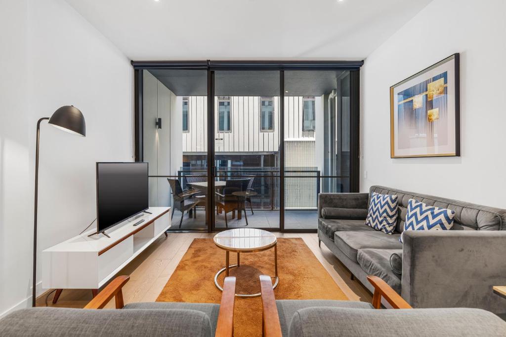 The Eminence Apartments by CLLIX - 