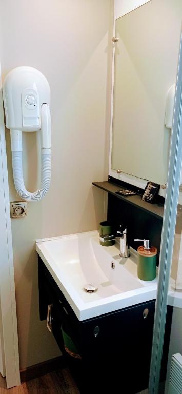 Koupelna v ubytování HappyMobilhome Argelès-sur-mer -plage à 500m- Camping 4 étoiles Del Mar